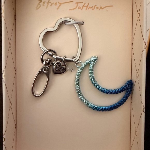 Betsy Johnson Blue Crystal Crescent Moon Charm Keychain
NEW IN BOX - Picture 3 of 4